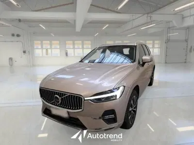 Volvo XC60 B4 (d) AWD automatico Plus Bright del 2022 usata a Bari