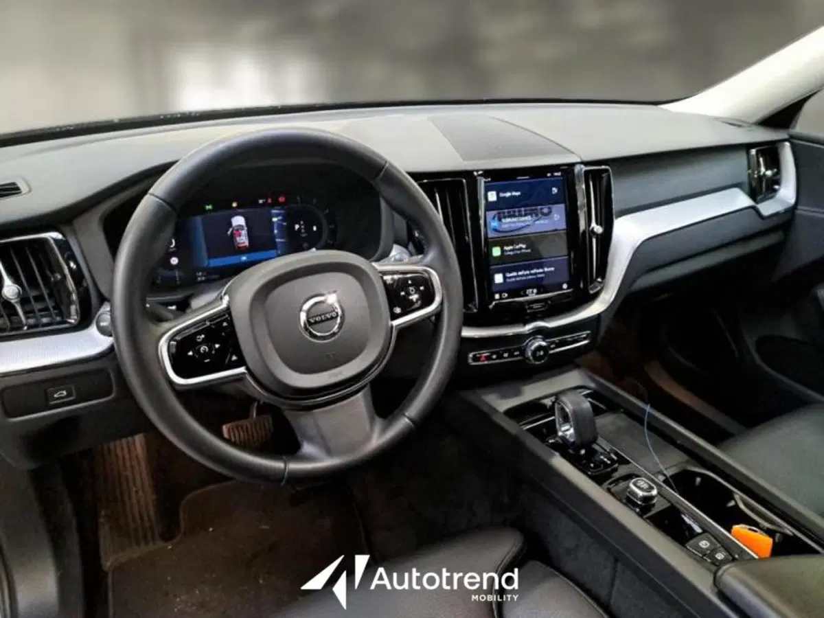 Volvo XC60 usata a Bari (7)