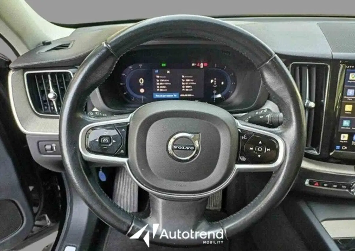 Volvo XC60 usata a Bari (15)