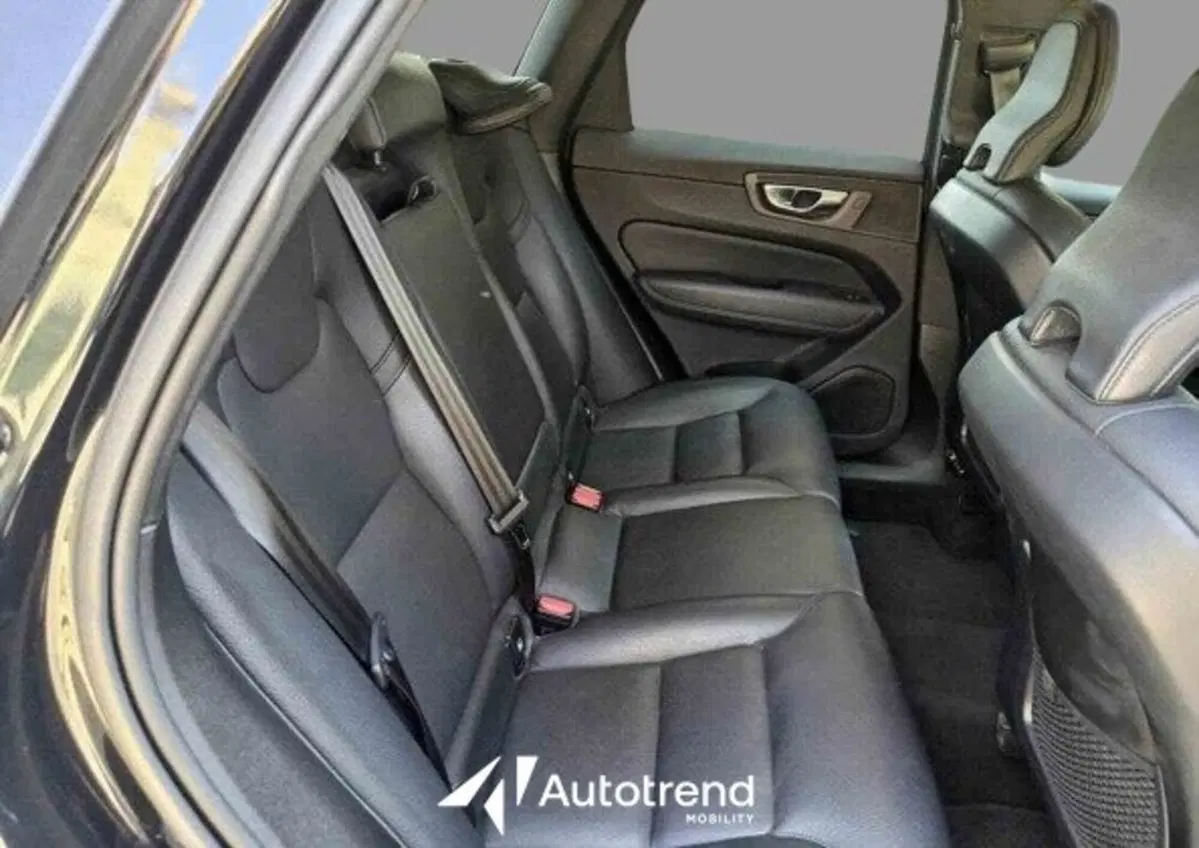 Volvo XC60 usata a Bari (17)