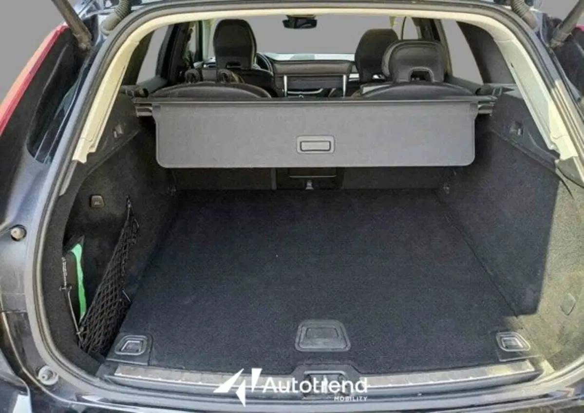 Volvo XC60 usata a Bari (18)