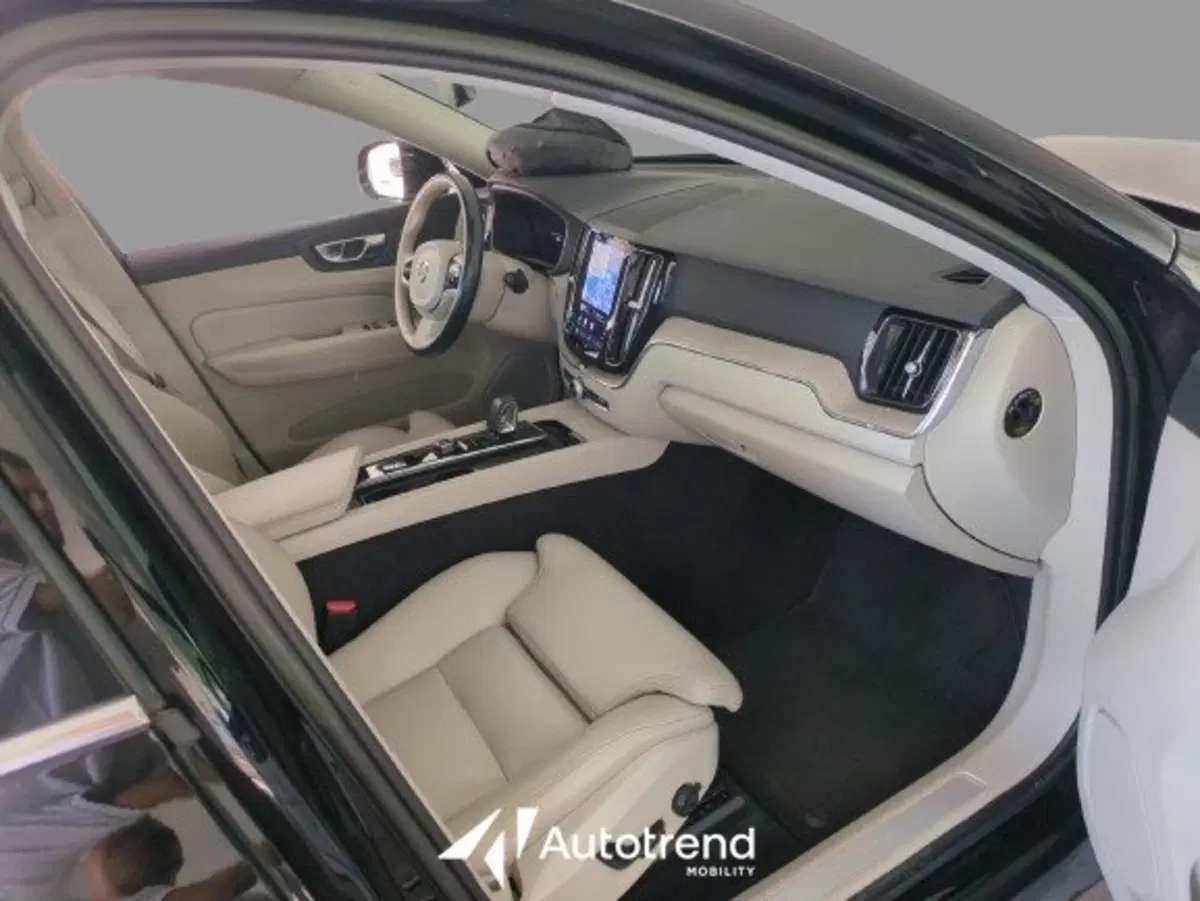 Volvo XC60 usata a Bari (6)