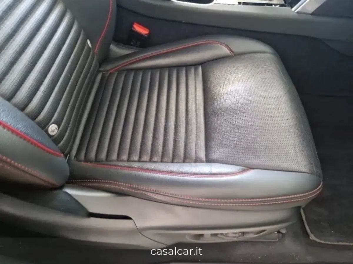 Land Rover Discovery Sport usata a Salerno (13)