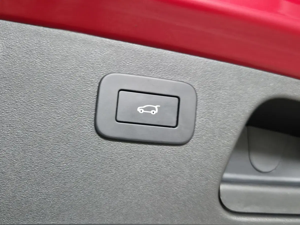 Jaguar E-Pace usata a Torino (19)