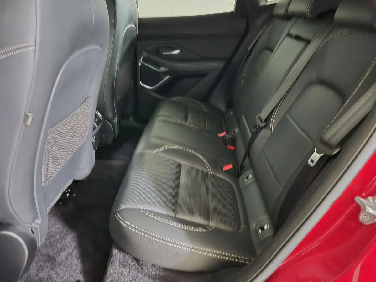 Jaguar E-Pace usata a Torino (5)
