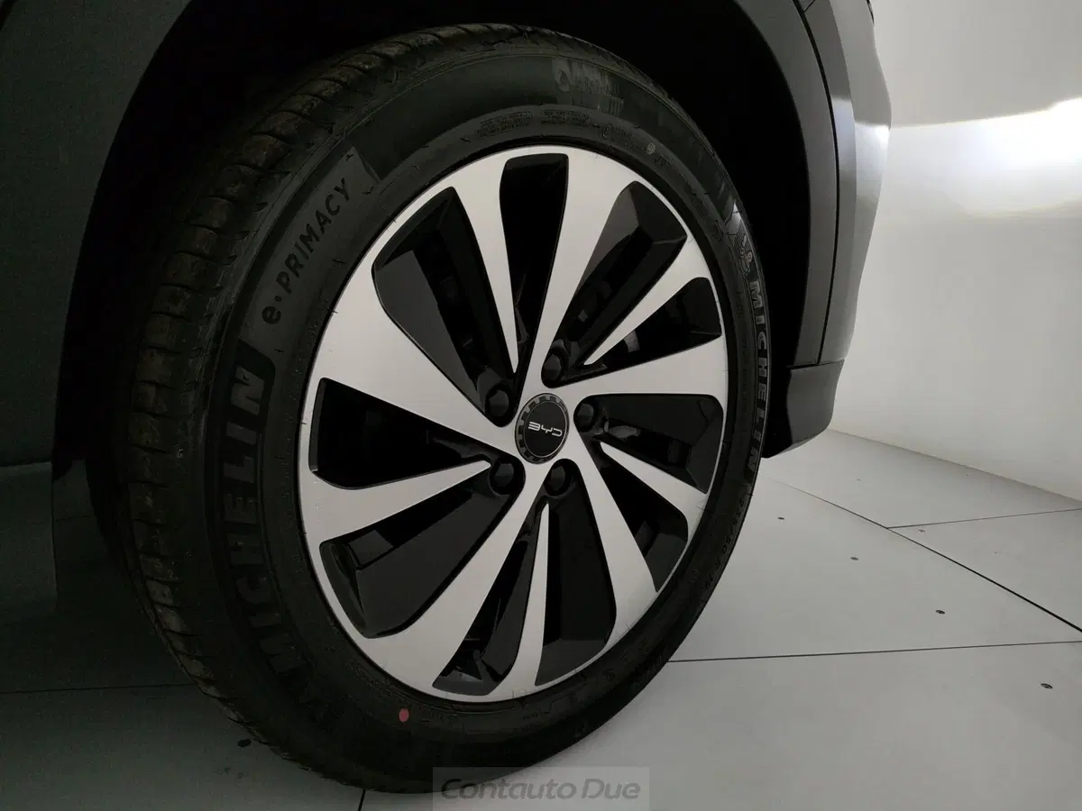 Byd Seal U DM-i usata a Caserta (10)