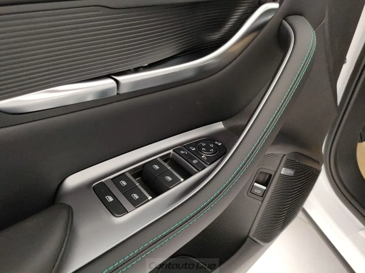 Byd Seal U DM-i usata a Caserta (9)