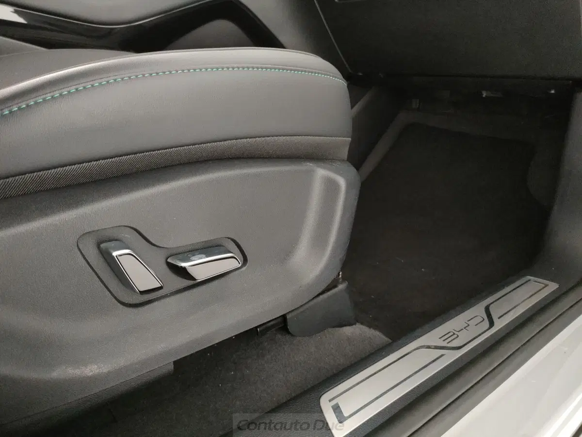Byd Seal U DM-i usata a Caserta (20)