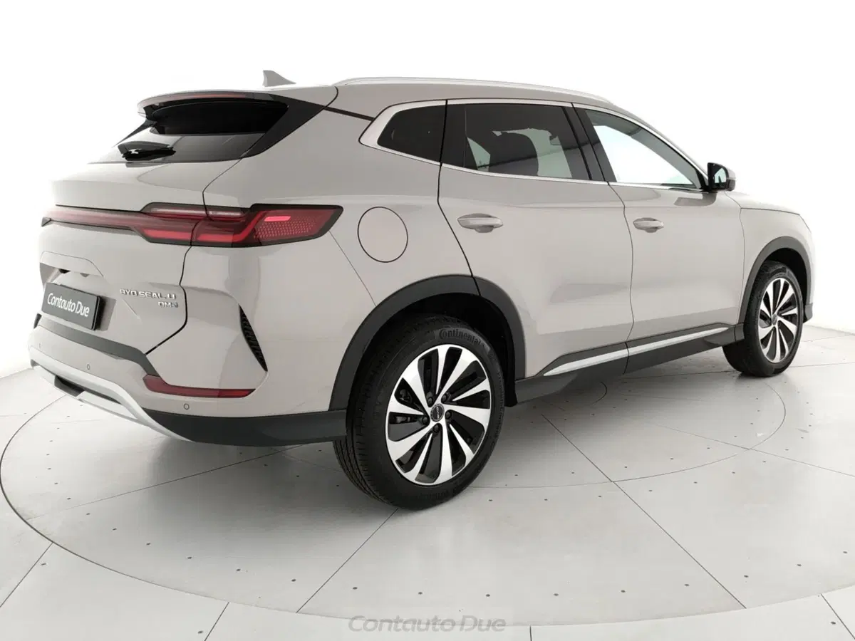 Byd Seal U DM-i usata a Caserta (5)