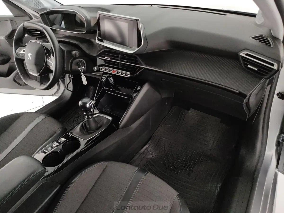 Peugeot 208 usata a Caserta (15)