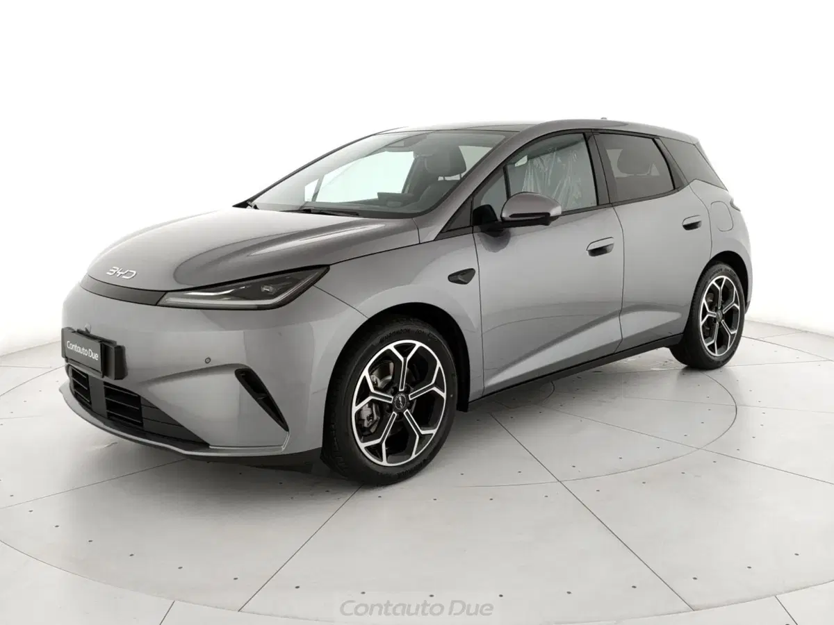 Byd Dolphin G DM-i nuova a Caserta