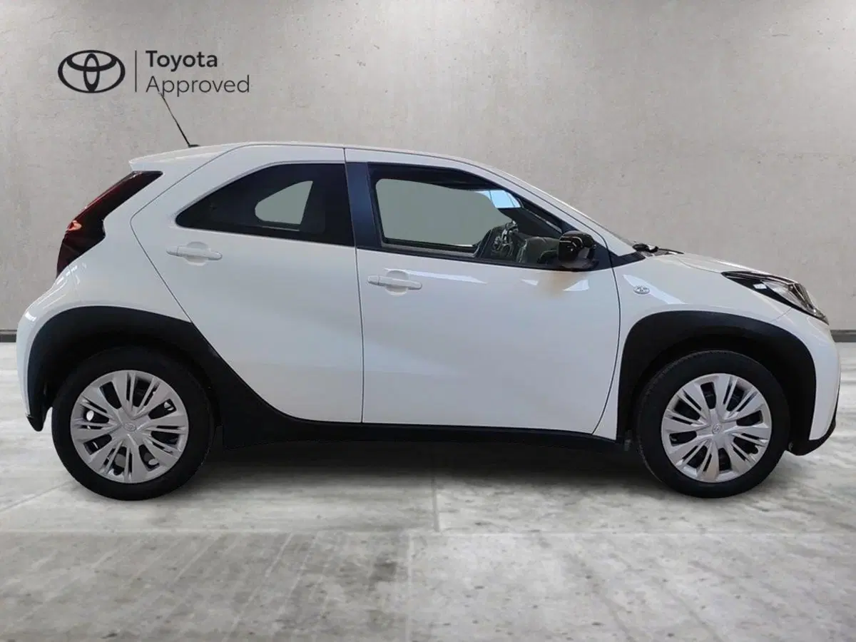 Toyota Aygo X usata a Milano (4)