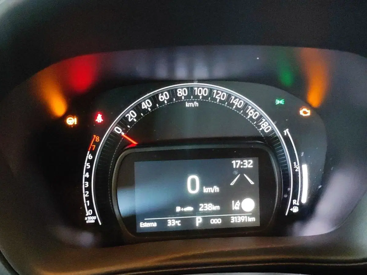 Toyota Aygo X usata a Milano (9)