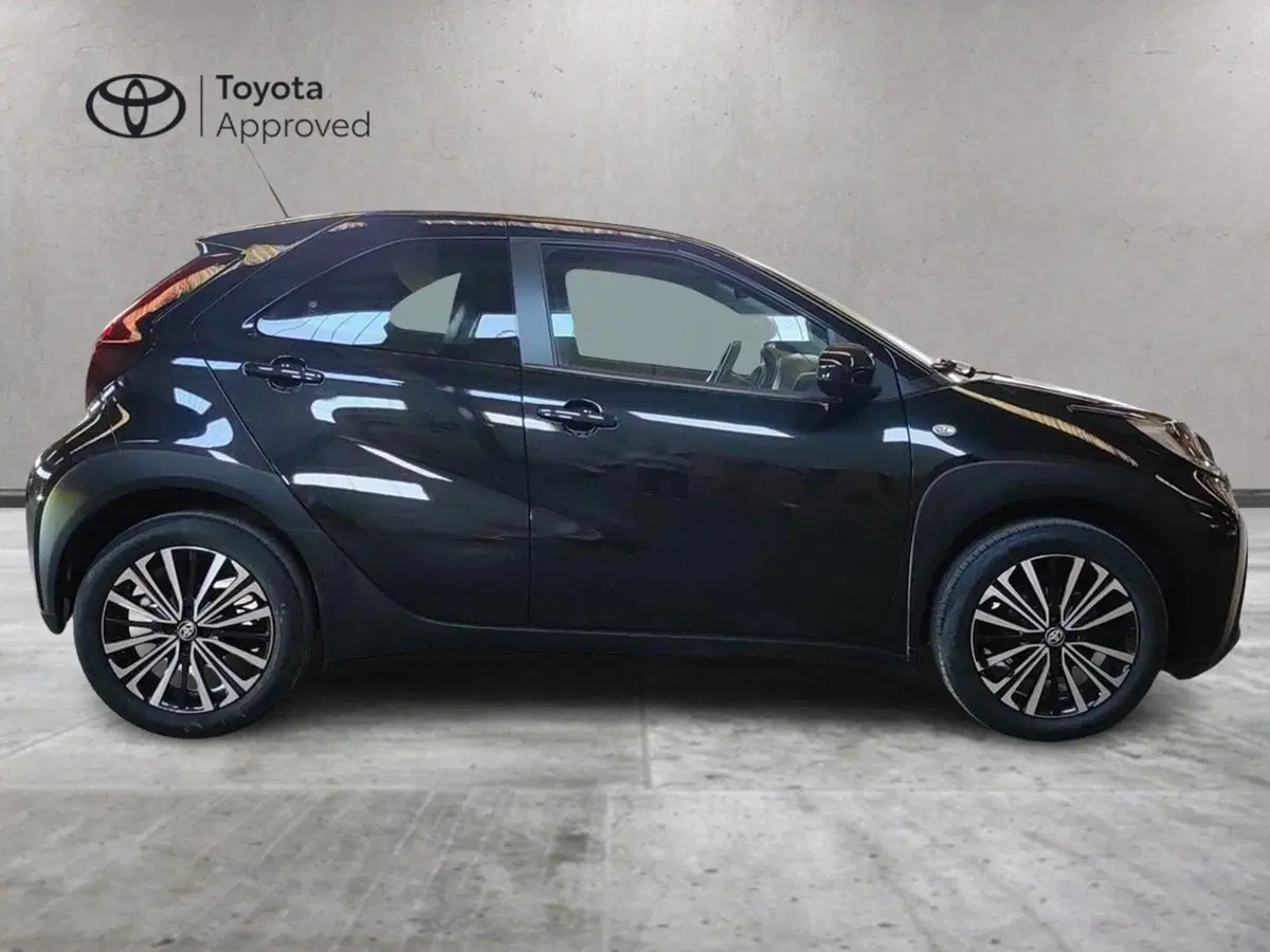 Toyota Aygo X usata a Milano (5)
