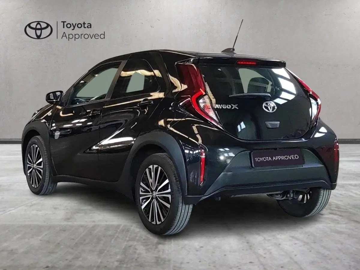 Toyota Aygo X usata a Milano (6)