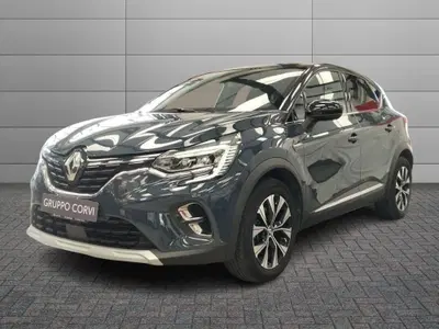 Renault Clio Full Hybrid E-Tech 140 CV 5 porte E-Tech del 2023 usata a Frascati