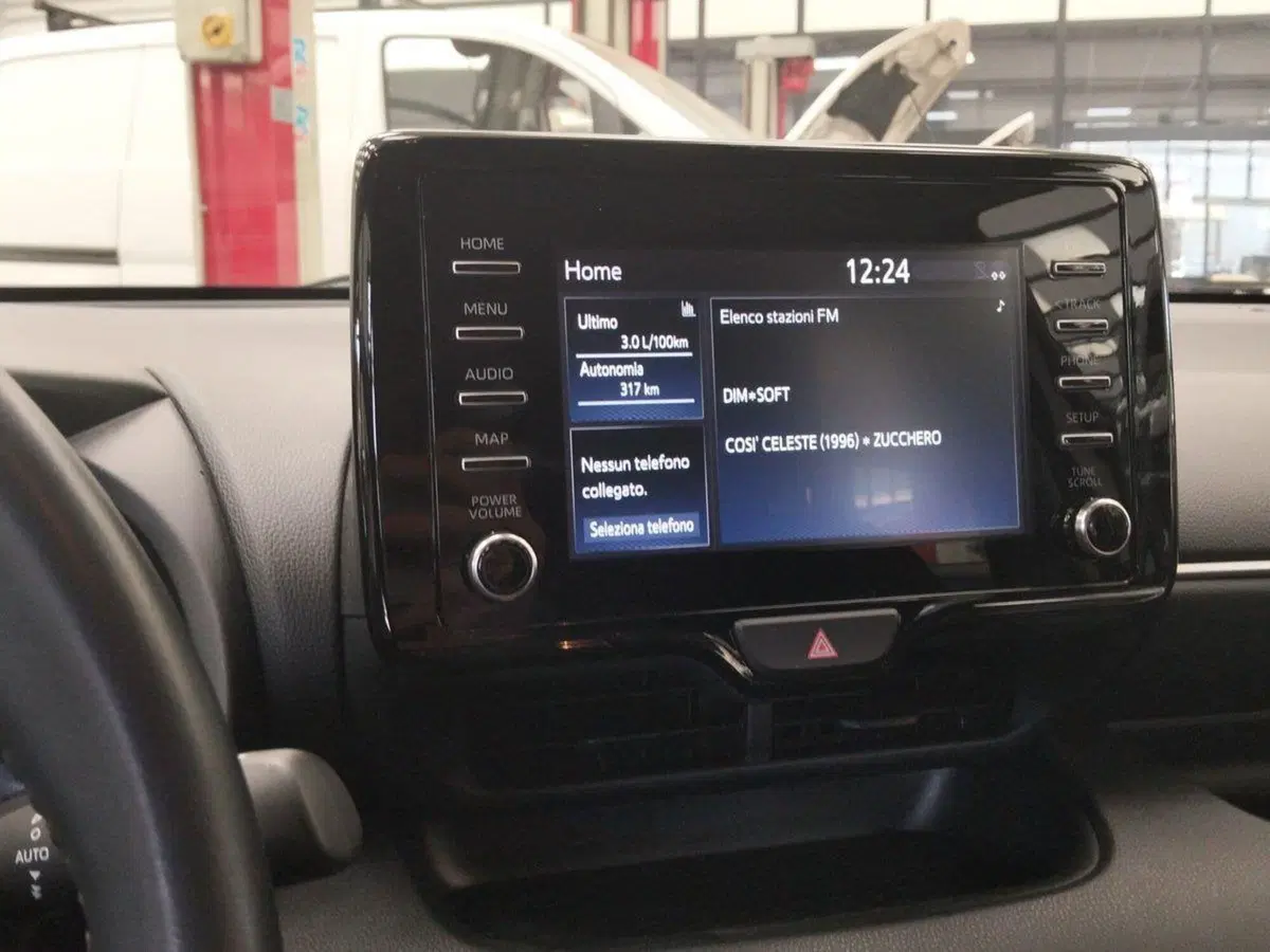Toyota Yaris usata a Roma (11)