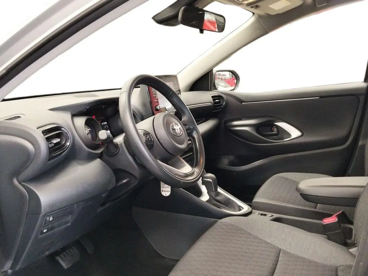 Toyota Yaris usata a Roma (8)