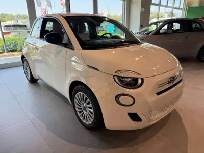 Fiat 500 1.0 hybrid Pop nuova a Reggio nell'Emilia