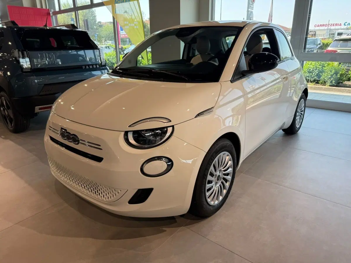 Fiat 500 nuova a Reggio Emilia (3)