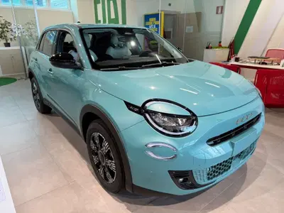 Fiat 600 1.2 hybrid Icon 110cv auto nuova a Reggio nell'Emilia