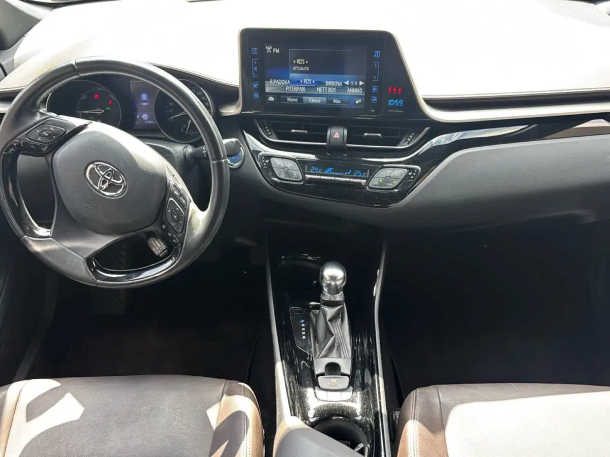 Toyota Toyota C-HR usata a Bologna (10)