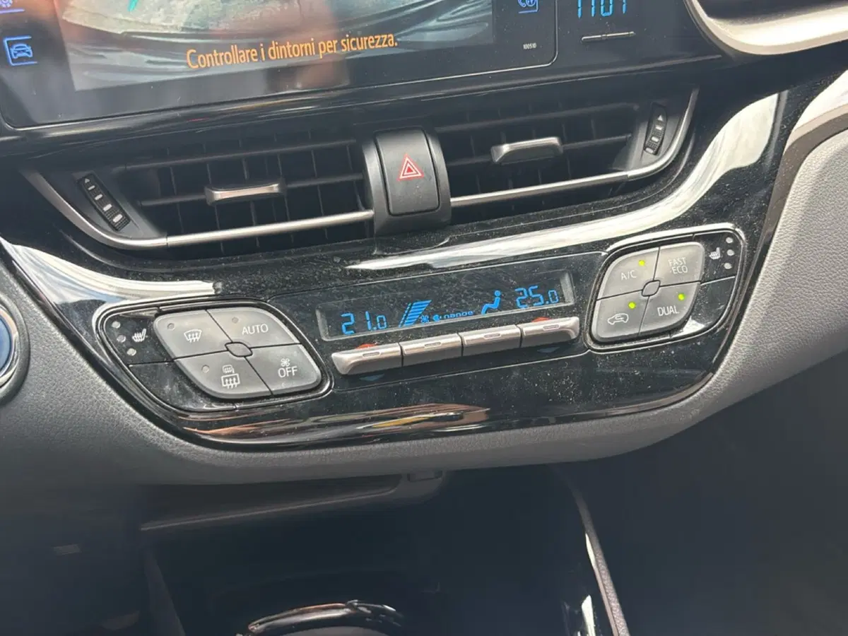 Toyota Toyota C-HR usata a Bologna (14)