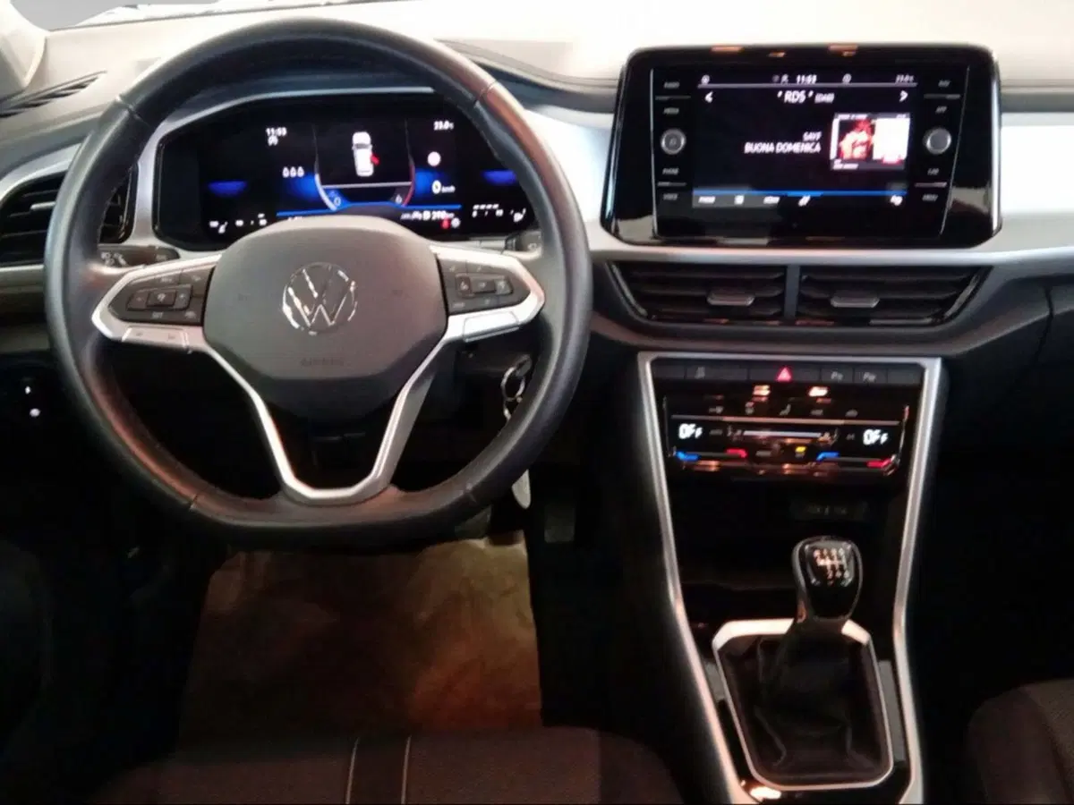 Volkswagen T-Roc usata a Livorno (11)