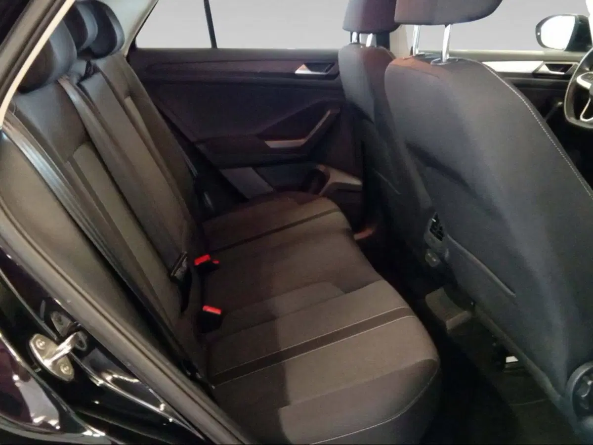 Volkswagen T-Roc usata a Livorno (15)
