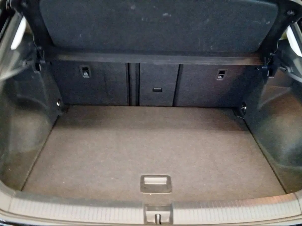 Volkswagen T-Roc usata a Livorno (16)