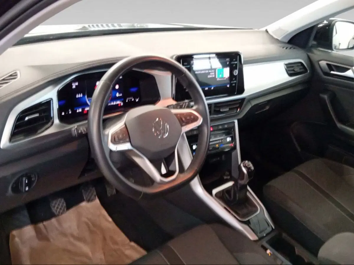 Volkswagen T-Roc usata a Livorno (9)