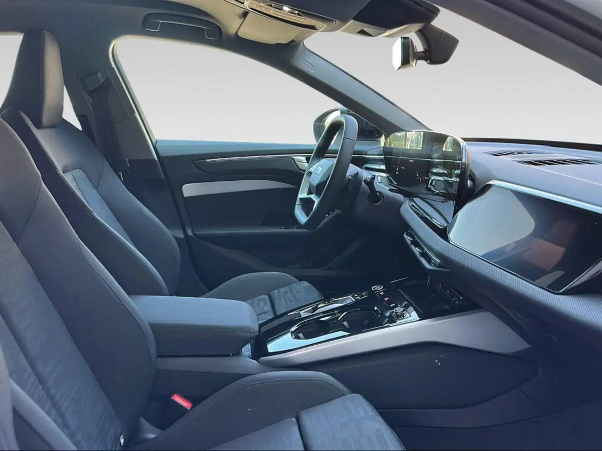 Audi A6 Avant nuova a Pisa (14)