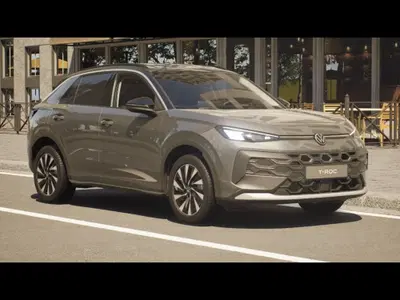 Volkswagen T-Roc 1.5 etsi Life 115cv dsg nuova a Cecina