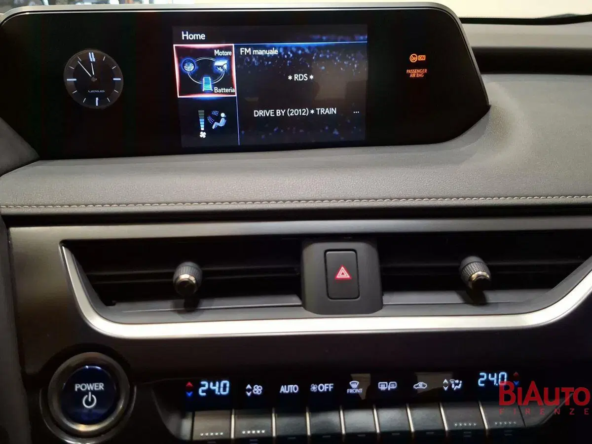 Lexus UX usata a Firenze (10)