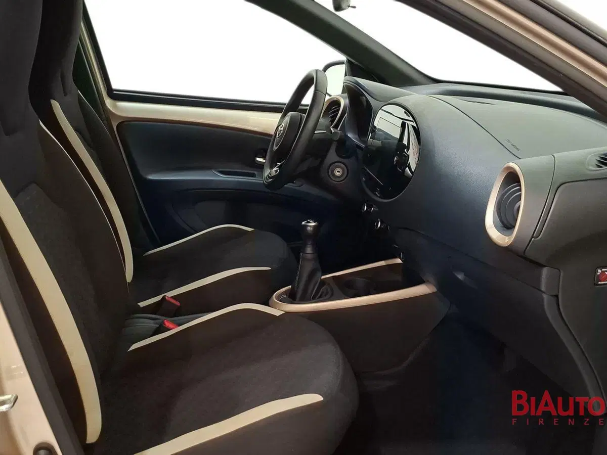 Toyota Aygo X usata a Firenze (17)