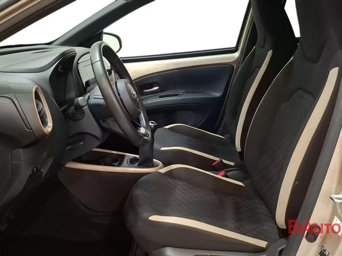 Toyota Aygo X usata a Firenze (18)