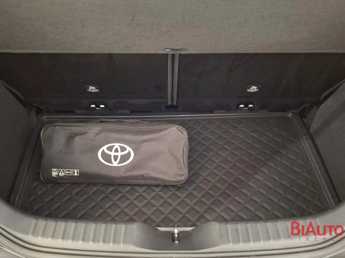 Toyota Aygo X usata a Firenze (6)