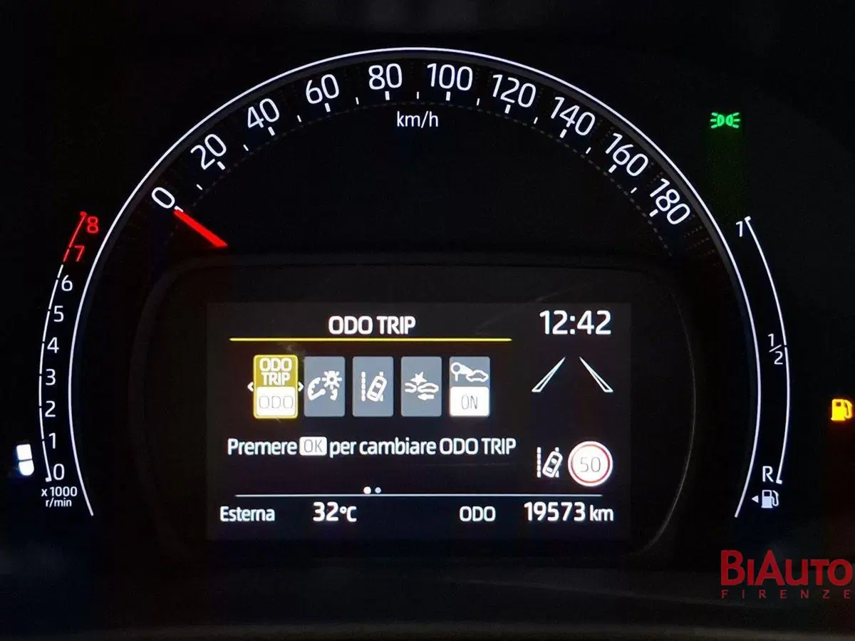 Toyota Aygo X usata a Firenze (9)
