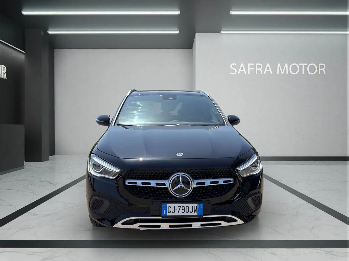 Mercedes-Benz GLA SUV usata a Cosenza