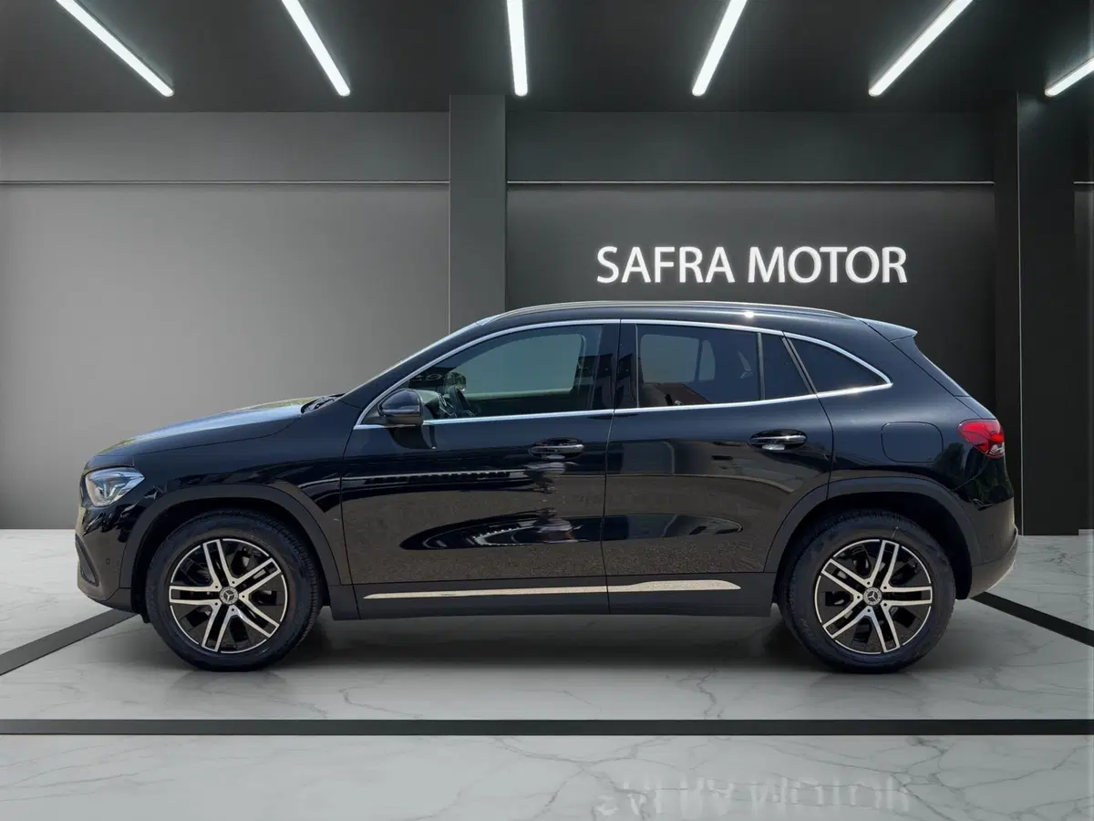 Mercedes-Benz GLA SUV usata a Cosenza (3)