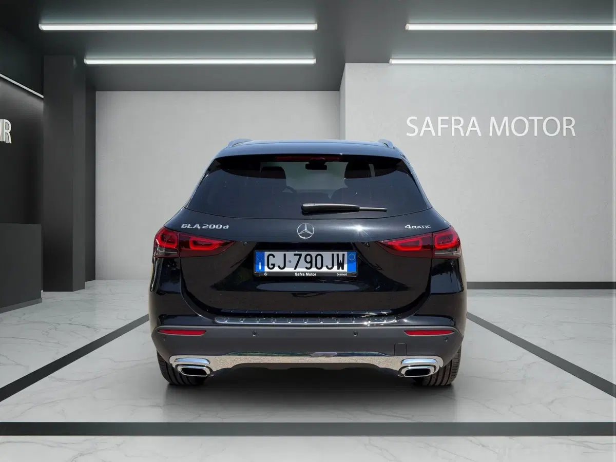 Mercedes-Benz GLA SUV usata a Cosenza (5)