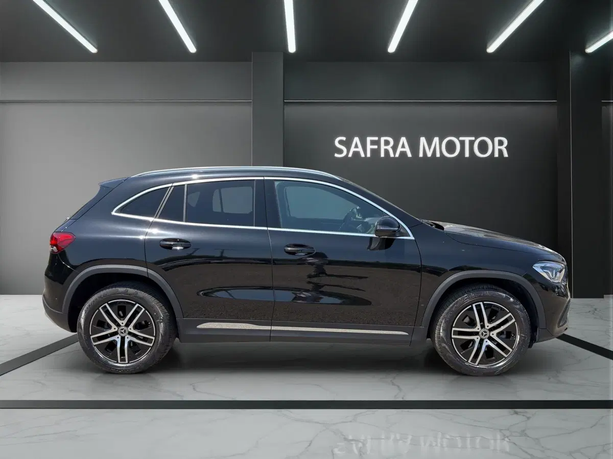 Mercedes-Benz GLA SUV usata a Cosenza (7)