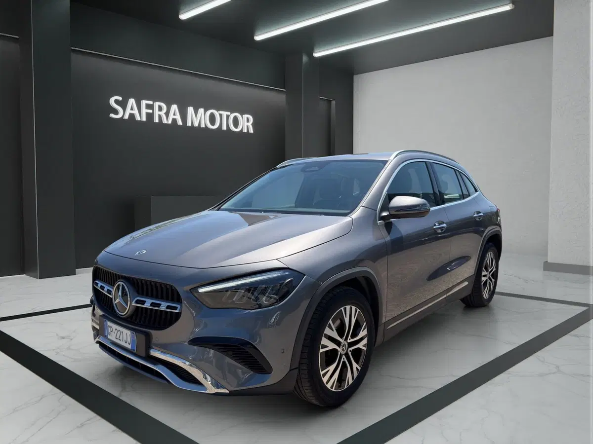 Mercedes-Benz GLA SUV usata a Cosenza