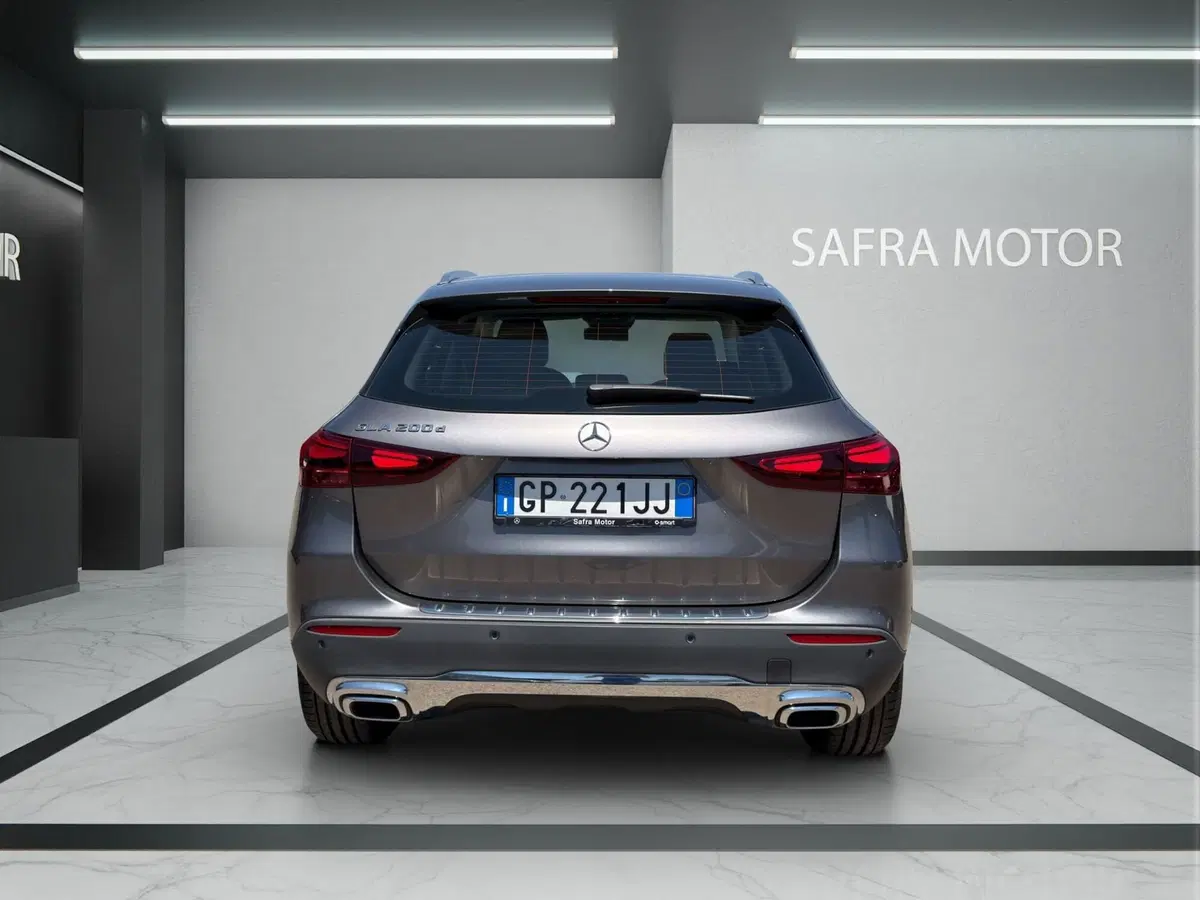 Mercedes-Benz GLA SUV usata a Cosenza (5)