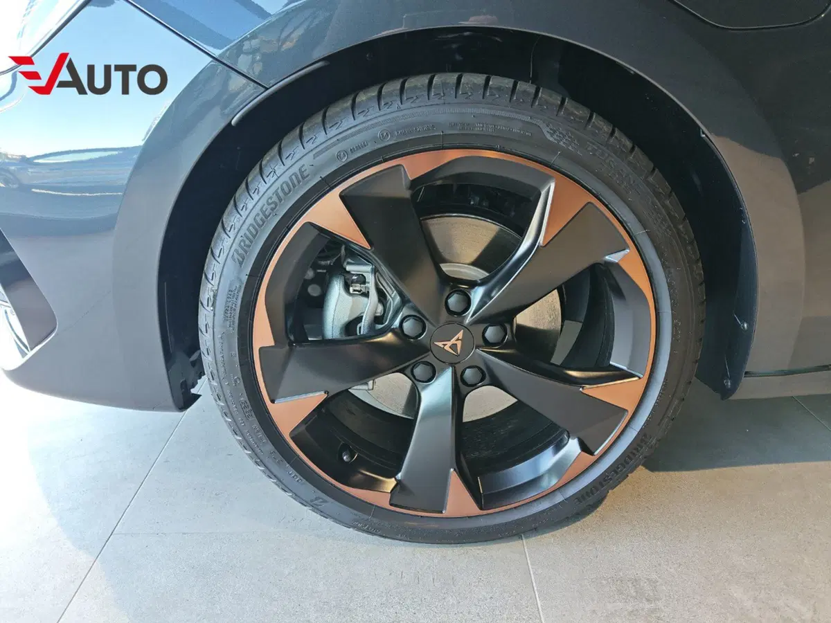 Cupra Leon Station Wagon nuova a Aosta (7)
