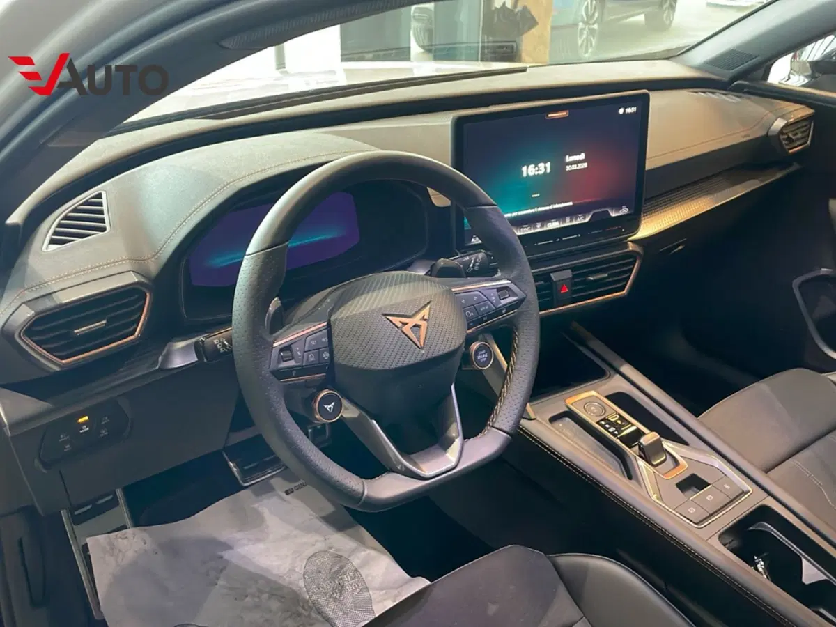 Cupra Leon Station Wagon nuova a Vercelli (12)