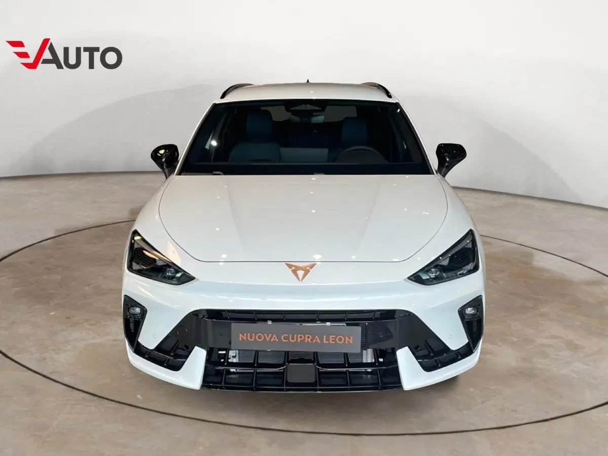 Cupra Leon Station Wagon nuova a Vercelli (2)