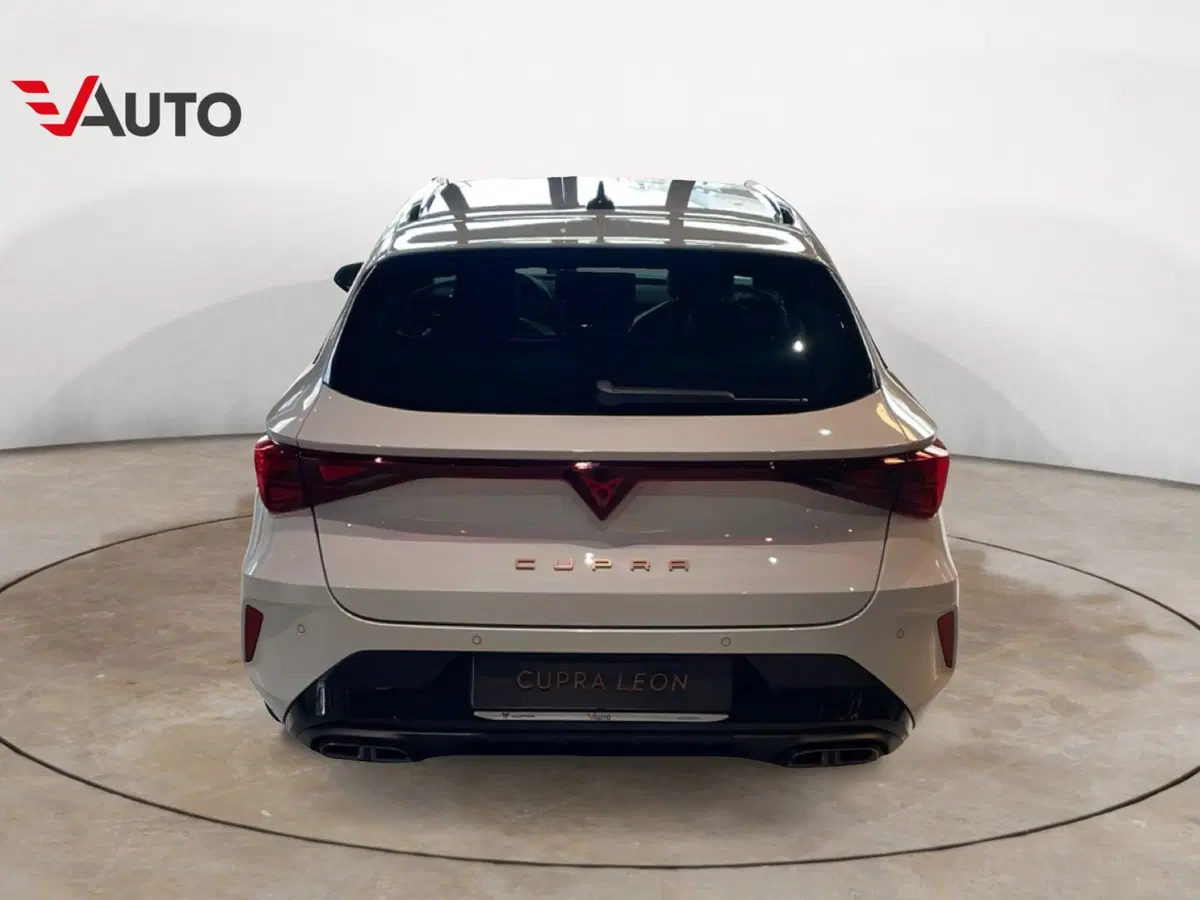 Cupra Leon Station Wagon nuova a Vercelli (5)