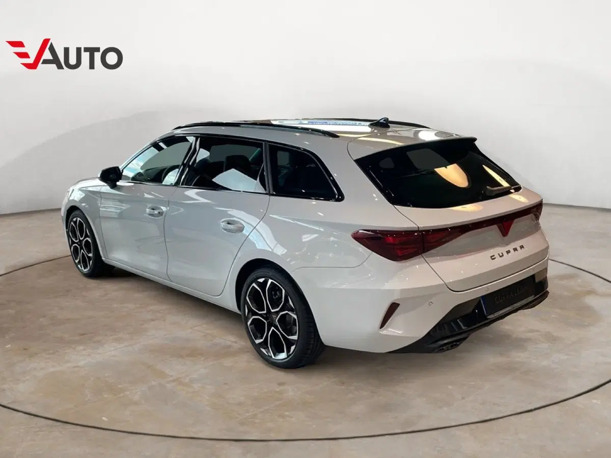 Cupra Leon Station Wagon nuova a Vercelli (6)