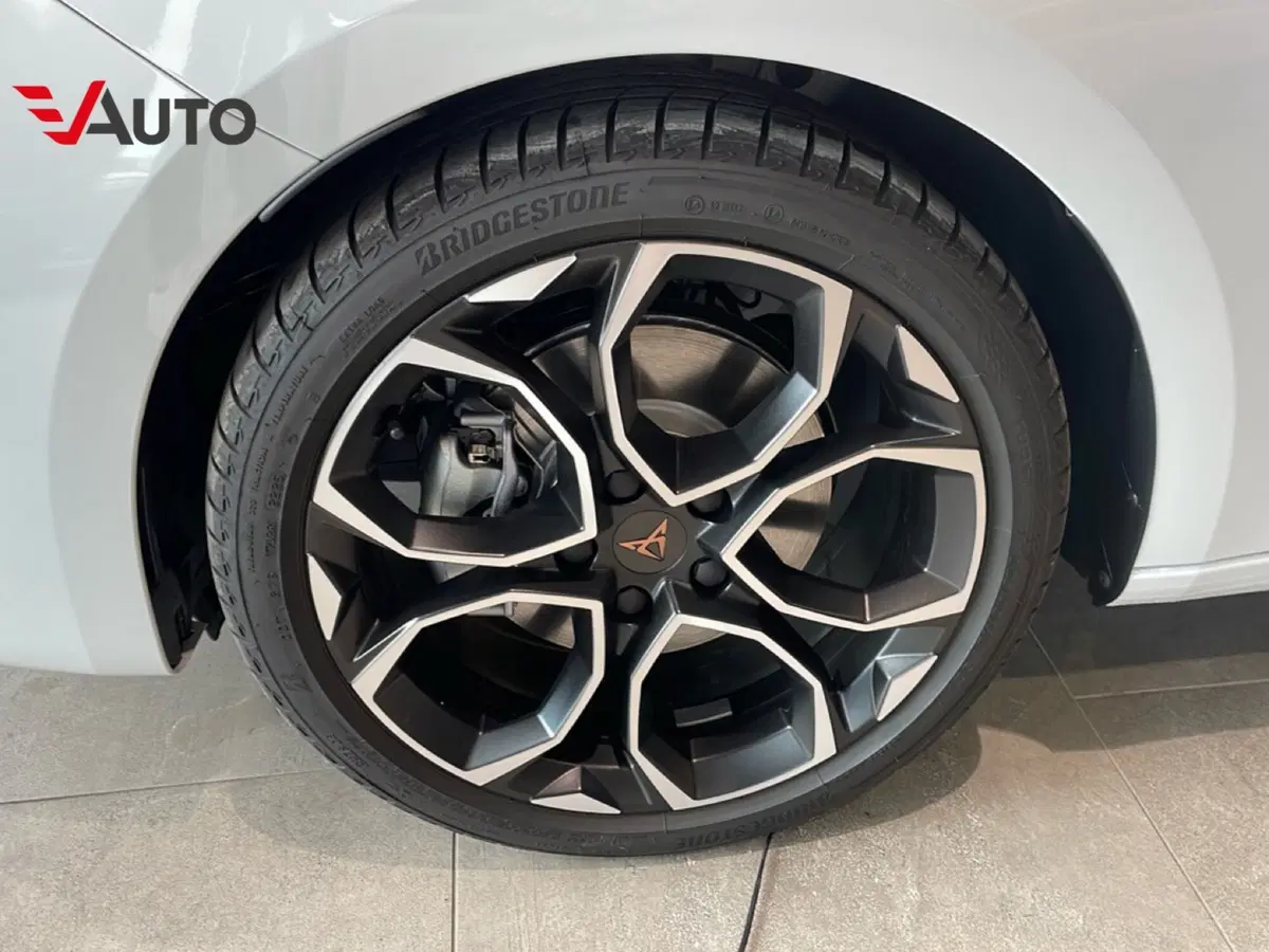 Cupra Leon Station Wagon nuova a Vercelli (9)